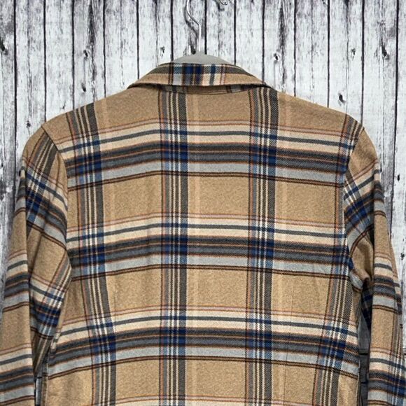 Patagonia Long-Sleeved Organic Cotton  Fjord Flannel Shirt - Picture 4 of 10